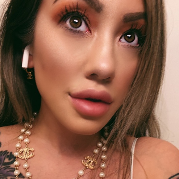 Meet the Posher-- Monika from Las Vegas, NV!! 💕💘 - Picture 3 of 6